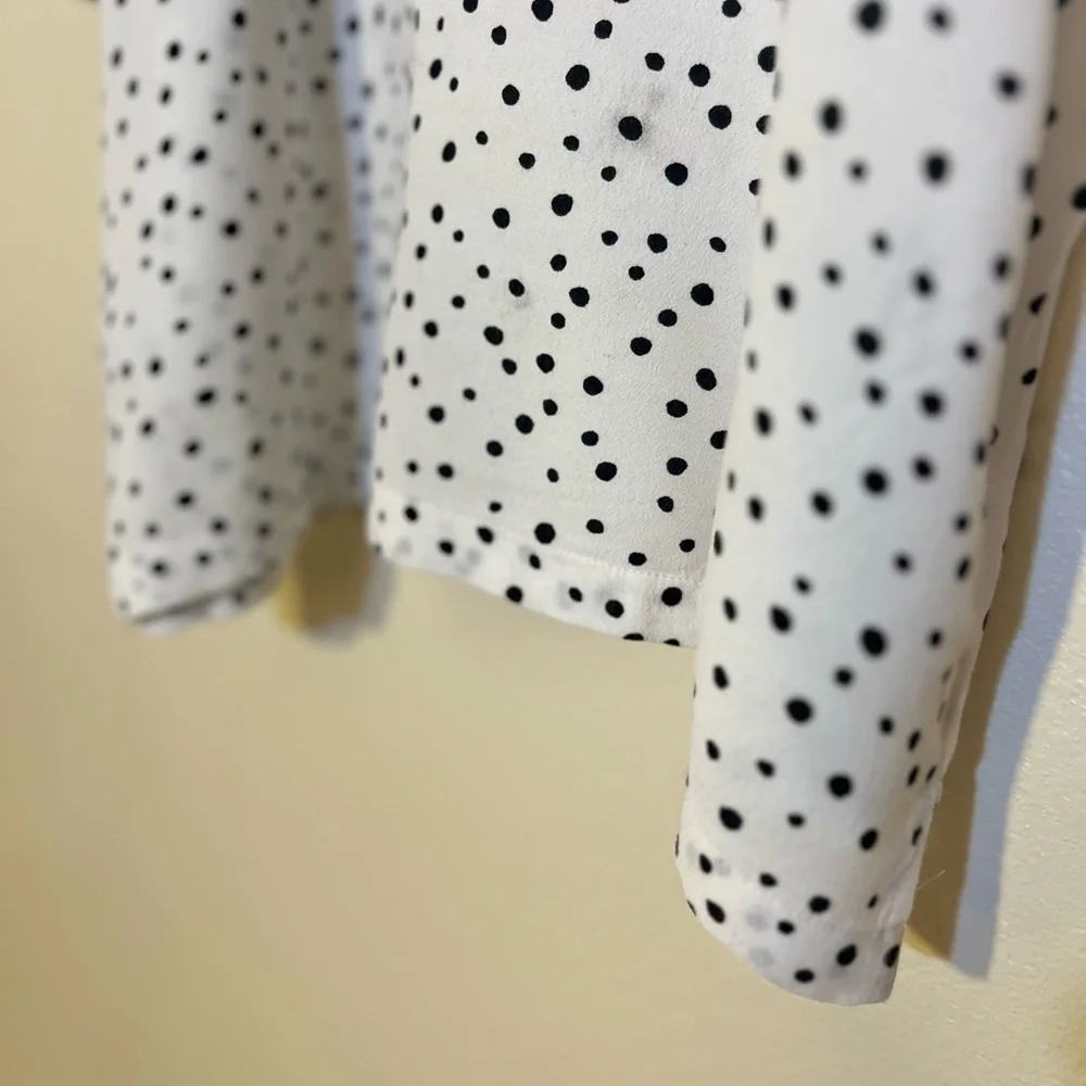 Loft Blouse - Women’s Small White - Black Dot Office
